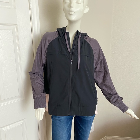 Fabletics Karen Layer Jacket Size Large - Picture 7 of 16